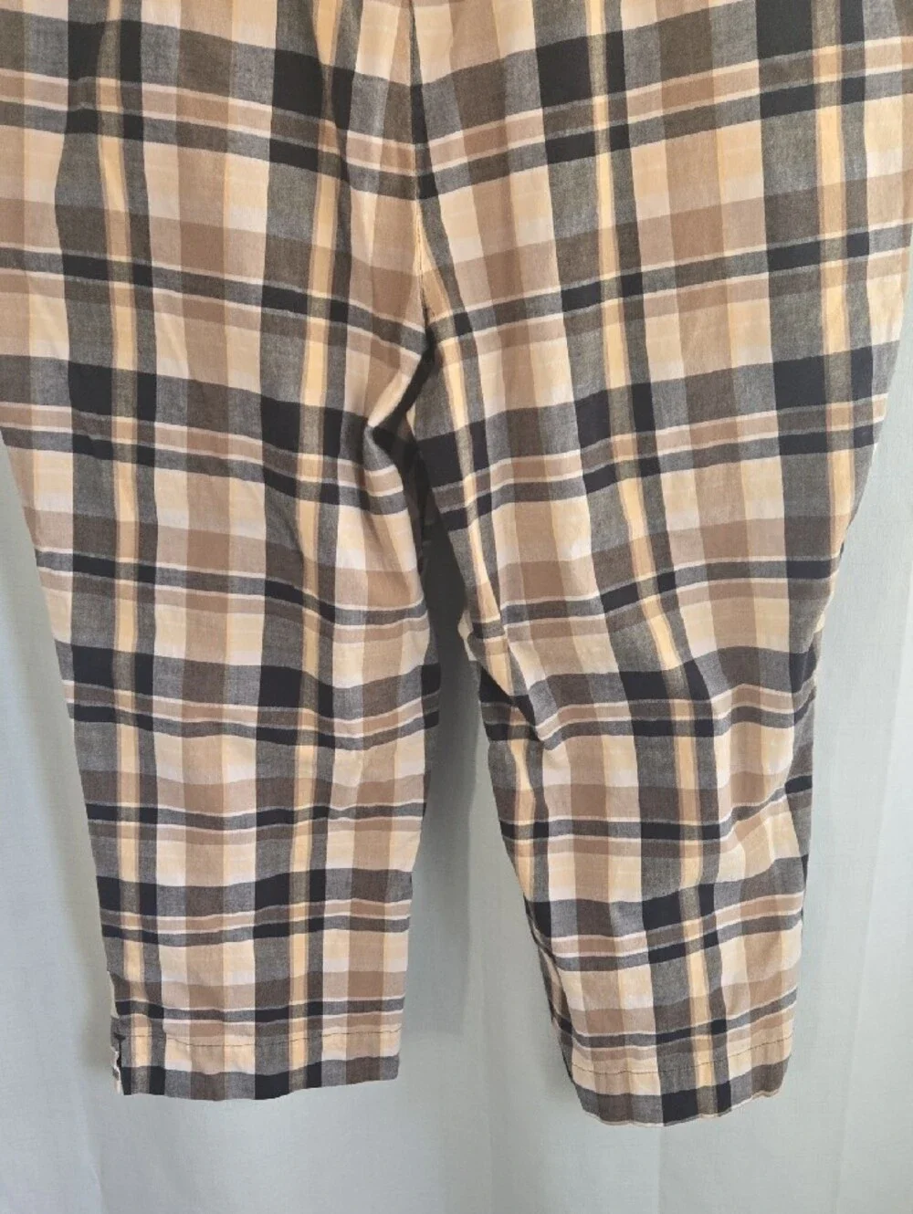 White Stag Plaid Capri Pants in Beige and Black
